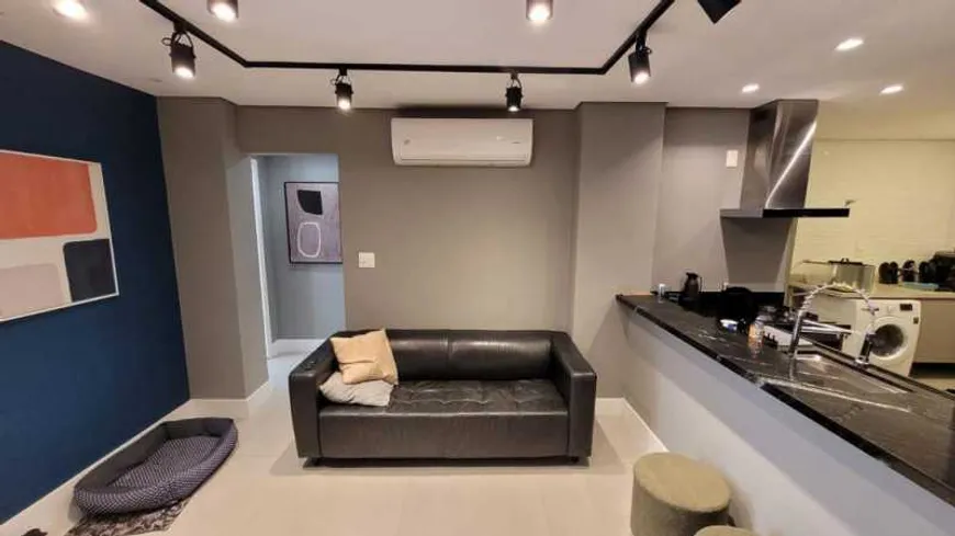 Foto 1 de Apartamento com 2 Quartos à venda, 80m² em Copacabana, Rio de Janeiro