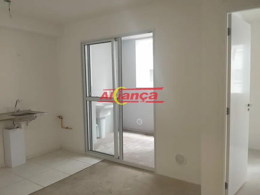 Foto 1 de Apartamento com 2 Quartos à venda, 43m² em Vila das Bandeiras, Guarulhos