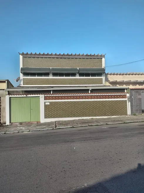 Foto 1 de Casa com 2 Quartos à venda, 300m² em Irajá, Rio de Janeiro