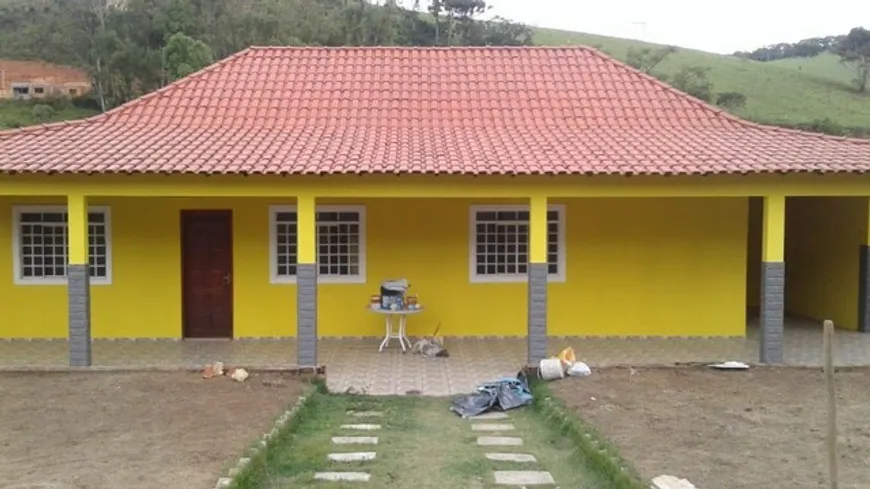 Foto 1 de Fazenda/Sítio com 3 Quartos à venda, 1000m² em Zona Rural, Maria da Fé