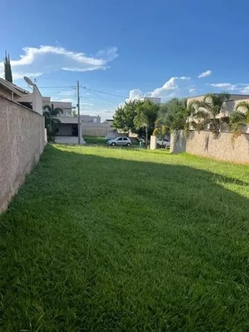 Foto 1 de Lote/Terreno à venda, 360m² em Jardim Veneza, Senador Canedo