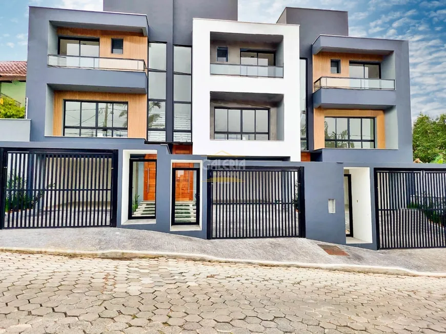 Foto 1 de Casa com 3 Quartos à venda, 174m² em Floresta, Joinville