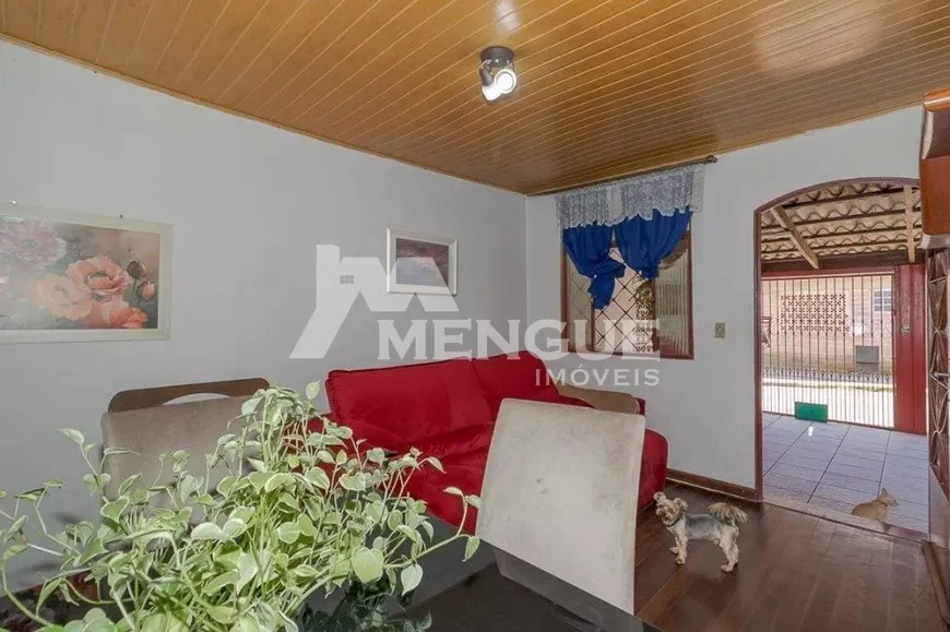 Foto 1 de Casa com 3 Quartos à venda, 90m² em Costa E Silva, Porto Alegre