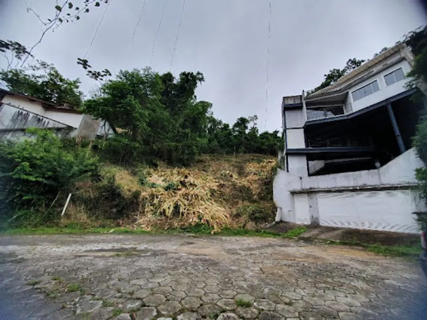 Foto 1 de Lote/Terreno à venda, 790m² em Pendotiba, Niterói