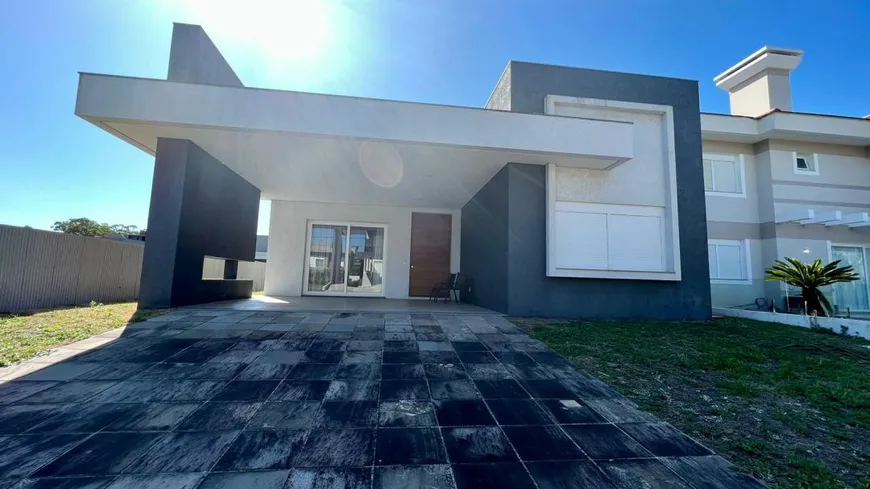 Foto 1 de Casa de Condomínio com 4 Quartos à venda, 225m² em Condominio Velas da Marina, Capão da Canoa