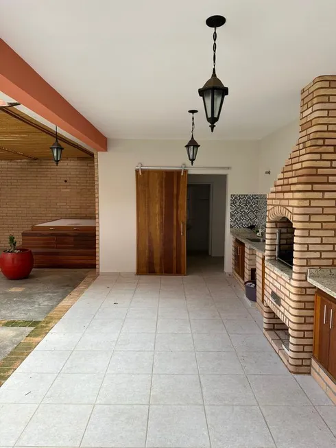Foto 1 de Casa com 3 Quartos à venda, 300m² em Caxambú, Jundiaí