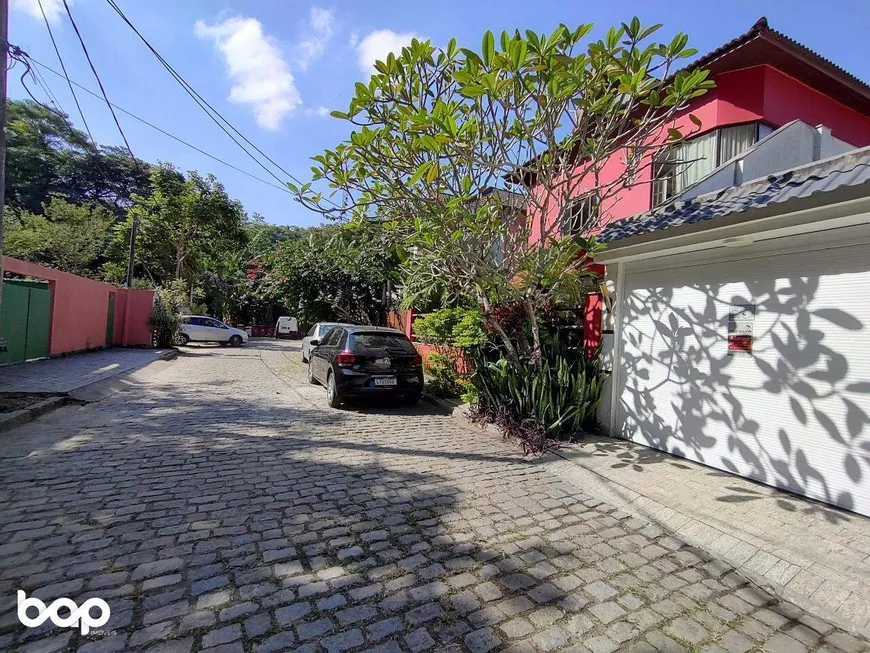 Foto 1 de Lote/Terreno à venda, 600m² em Vargem Pequena, Rio de Janeiro