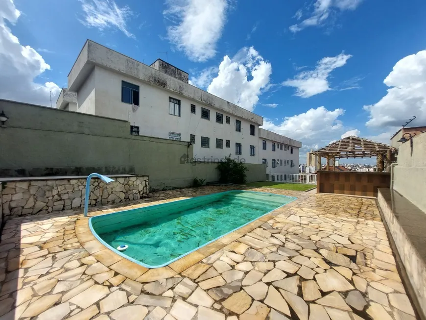 Foto 1 de Casa com 3 Quartos para alugar, 145m² em Santa Efigênia, Belo Horizonte