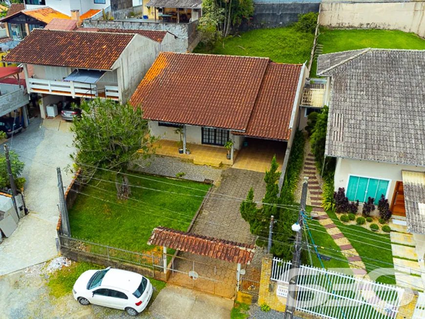 Foto 1 de Casa com 3 Quartos à venda, 230m² em Guanabara, Joinville