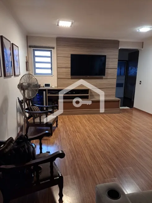 Foto 1 de Casa com 3 Quartos à venda, 260m² em Jardim Vivan, São Paulo