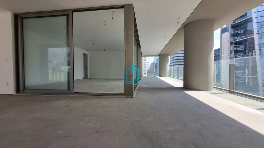 Foto 1 de Apartamento com 4 Quartos à venda, 335m² em Itaim Bibi, São Paulo