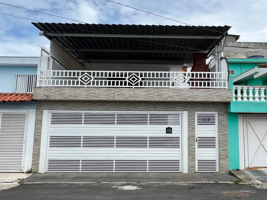 Foto 1 de Sobrado com 3 Quartos à venda, 211m² em Vila Francos, São Paulo