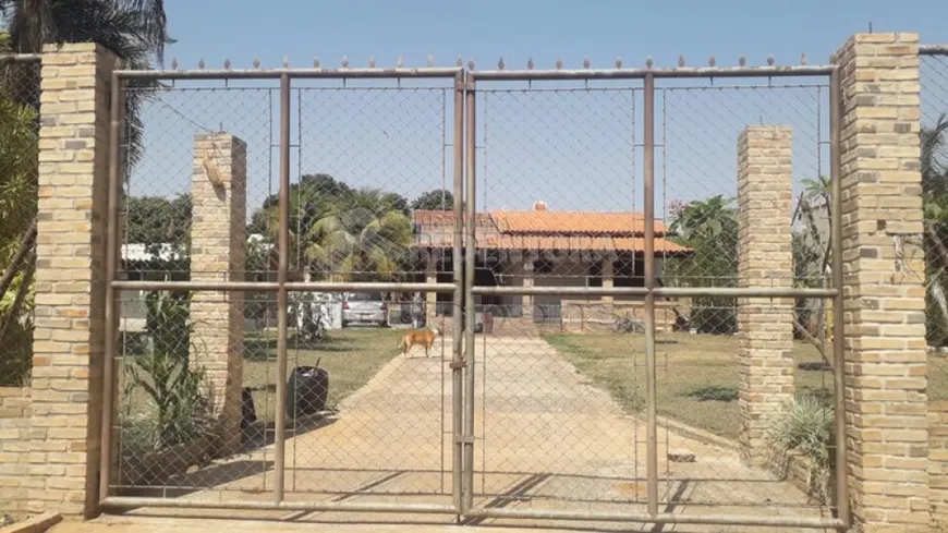 Foto 1 de Fazenda/Sítio com 5 Quartos à venda, 3760m² em , Adolfo