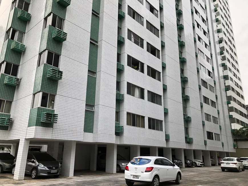 Foto 1 de Apartamento com 4 Quartos à venda, 80m² em Boa Viagem, Recife