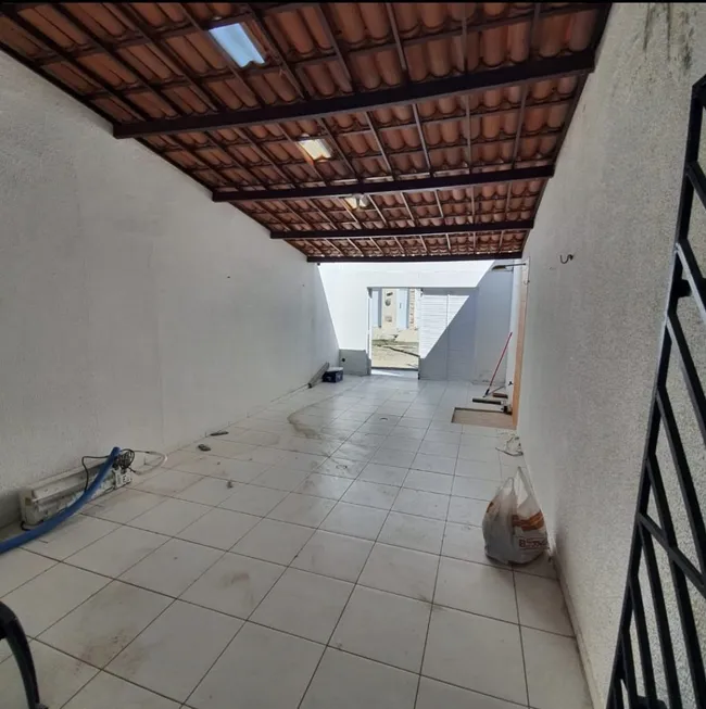 Foto 1 de Casa com 2 Quartos à venda, 90m² em Furna da Onça, Maracanaú