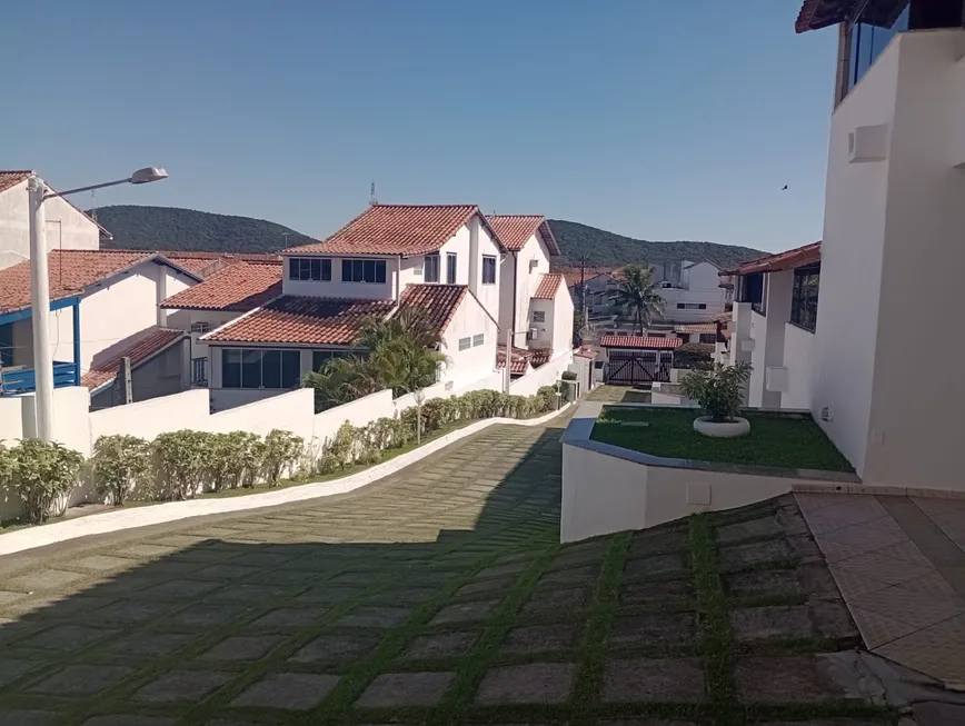 Foto 1 de Casa de Condomínio com 4 Quartos à venda, 120m² em Peró, Cabo Frio