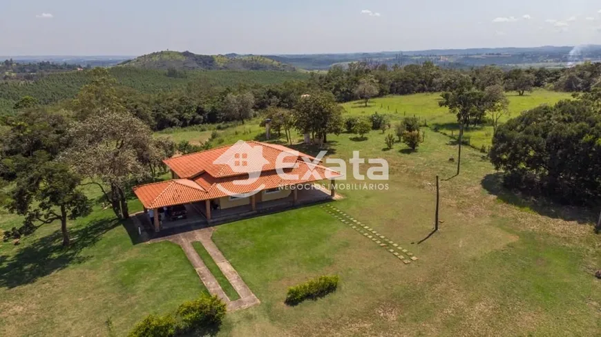 Foto 1 de Fazenda/Sítio com 3 Quartos à venda, 230m² em Brigadeiro Tobias, Sorocaba