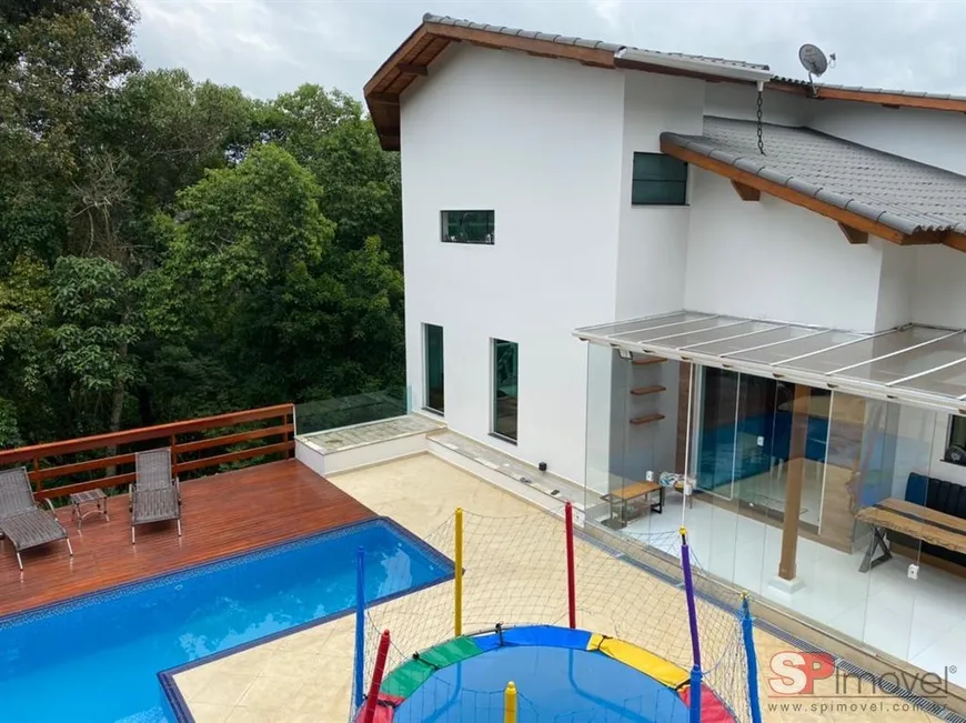 Foto 1 de Casa de Condomínio com 4 Quartos para alugar, 300m² em Serra da Cantareira, São Paulo