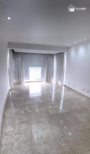 Foto 1 de Apartamento com 3 Quartos para alugar, 220m² em Gonzaga, Santos