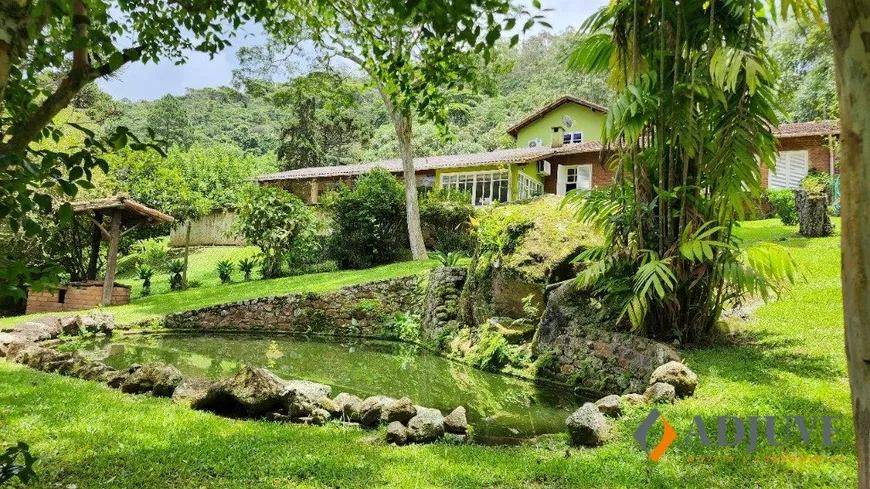 Foto 1 de Casa com 4 Quartos à venda, 600m² em Fazenda Inglesa, Petrópolis