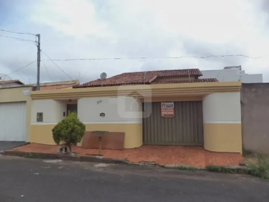 Foto 1 de Casa com 3 Quartos à venda, 143m² em Planalto, Uberlândia