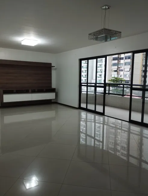 Foto 1 de Apartamento com 4 Quartos à venda, 177m² em Umarizal, Belém