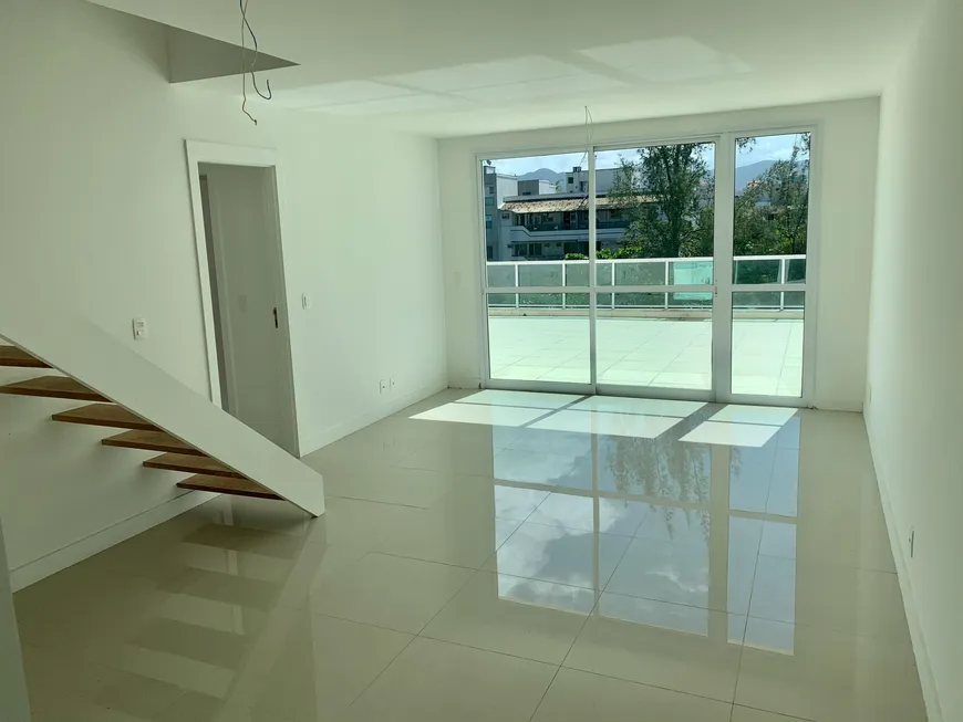 Foto 1 de Cobertura com 2 Quartos à venda, 210m² em Recreio Dos Bandeirantes, Rio de Janeiro