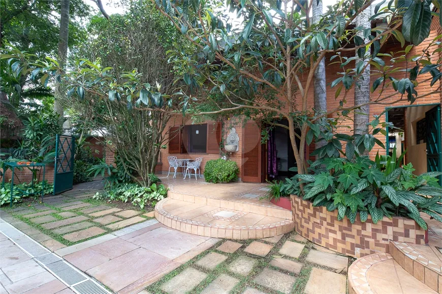 Foto 1 de Casa com 5 Quartos à venda, 1000m² em Chácara Monte Alegre, São Paulo
