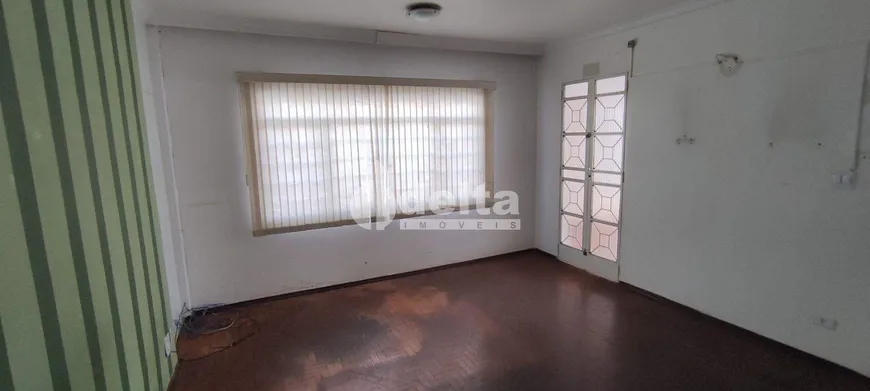 Foto 1 de Casa com 7 Quartos à venda, 261m² em Martins, Uberlândia