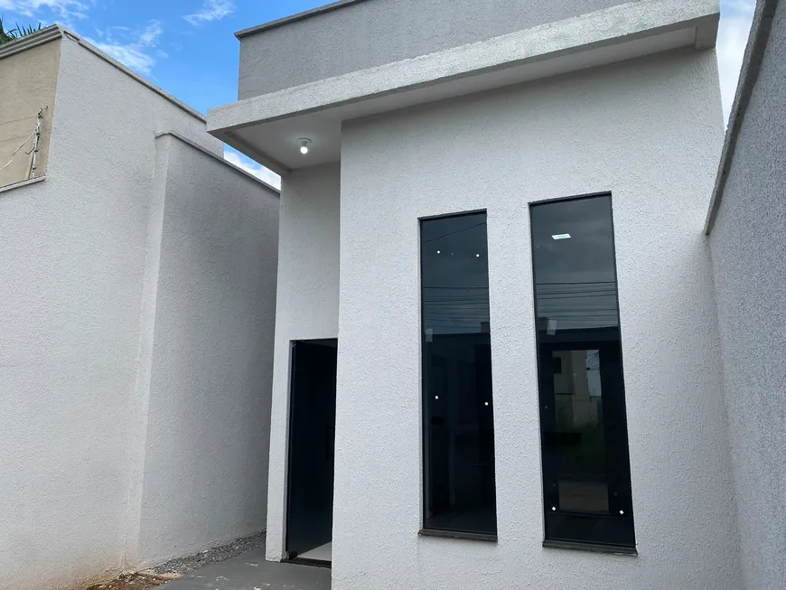 Foto 1 de Casa com 2 Quartos à venda, 62m² em Residencial Barravento, Goiânia