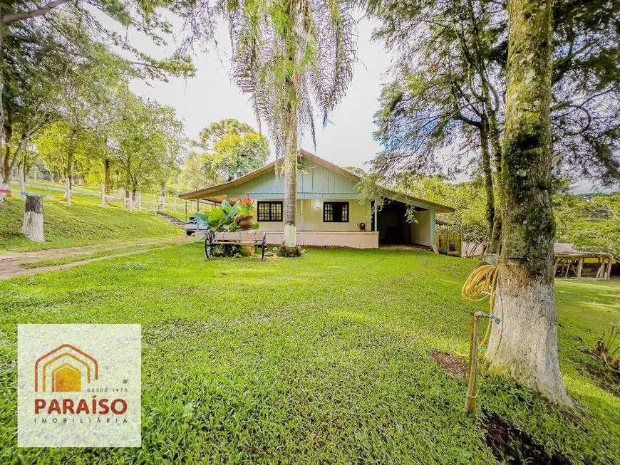 Foto 1 de Fazenda/Sítio com 3 Quartos à venda, 300m² em Centro, Quitandinha