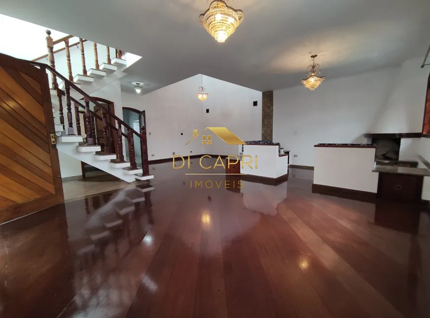 Foto 1 de Casa com 3 Quartos para alugar, 440m² em Jardim Têxtil, São Paulo