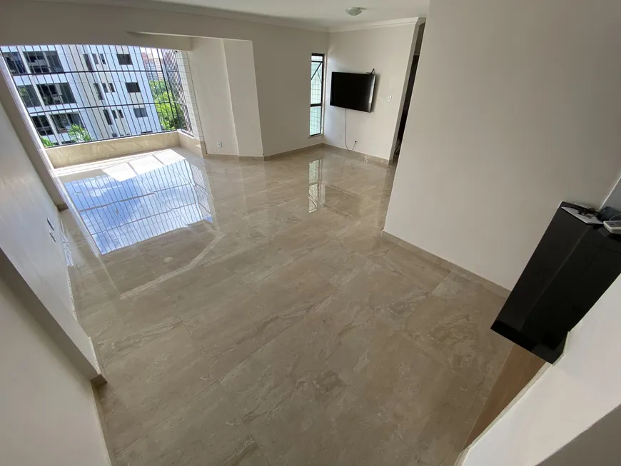 Foto 1 de Apartamento com 3 Quartos à venda, 114m² em Jardim Coelho Neto, São Luís