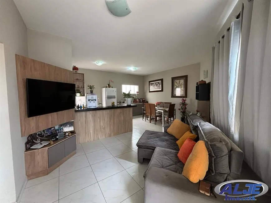 Foto 1 de Casa com 3 Quartos à venda, 81m² em Palmital, Marília