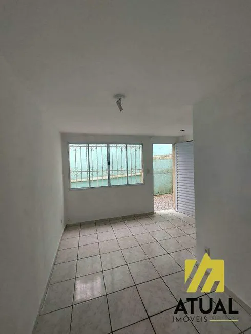 Foto 1 de Casa com 2 Quartos para alugar, 100m² em Campo Grande, São Paulo
