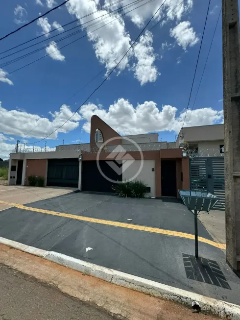 Foto 1 de Casa com 3 Quartos à venda, 160m² em Vila Rosa, Goiânia