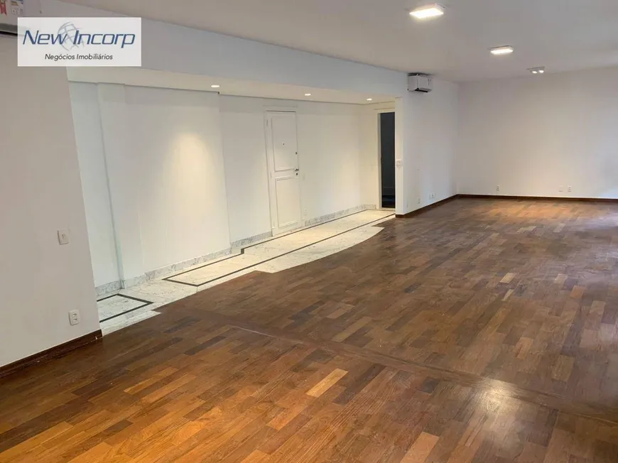 Foto 1 de Apartamento com 3 Quartos à venda, 222m² em Vila Uberabinha, São Paulo