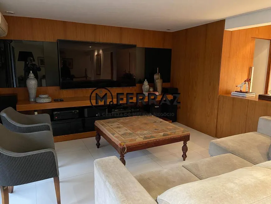 Foto 1 de Apartamento com 3 Quartos à venda, 235m² em Itaim Bibi, São Paulo