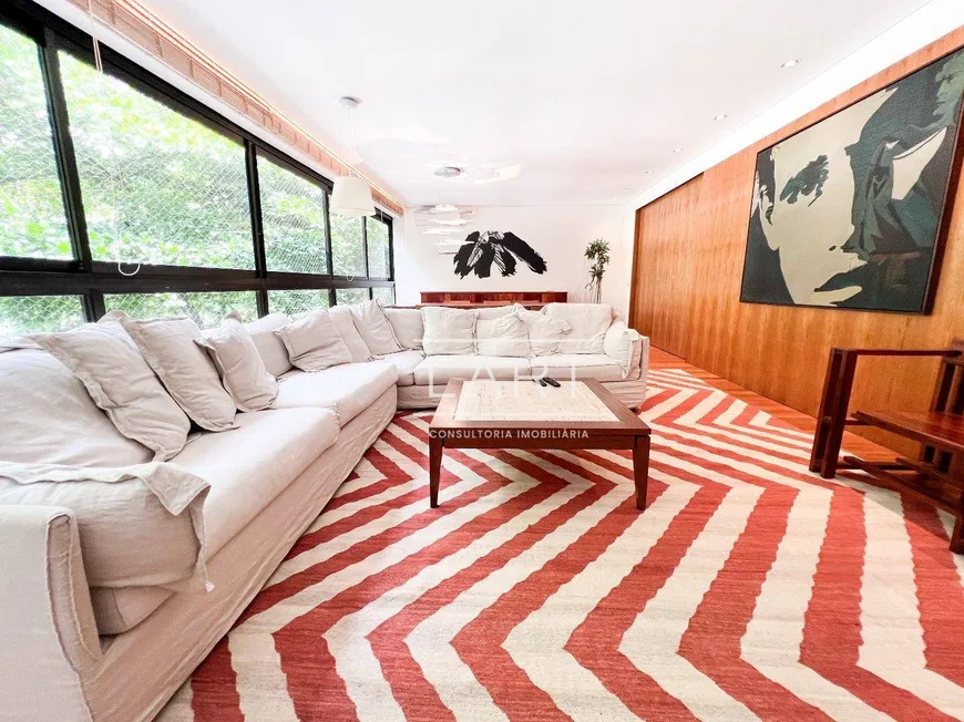 Foto 1 de Apartamento com 3 Quartos para venda ou aluguel, 156m² em Leblon, Rio de Janeiro