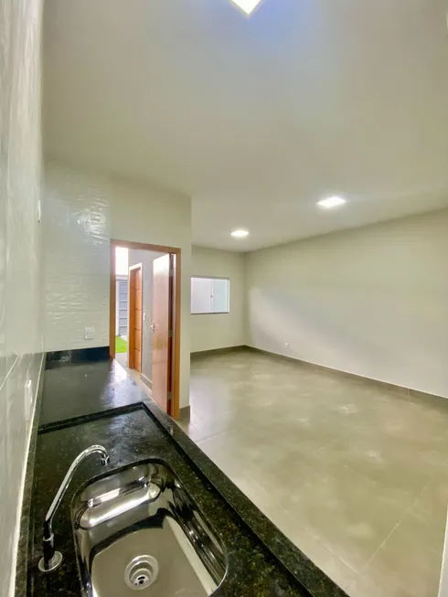 Foto 1 de Casa com 2 Quartos à venda, 67m² em Residencial Orlando de Morais, Goiânia