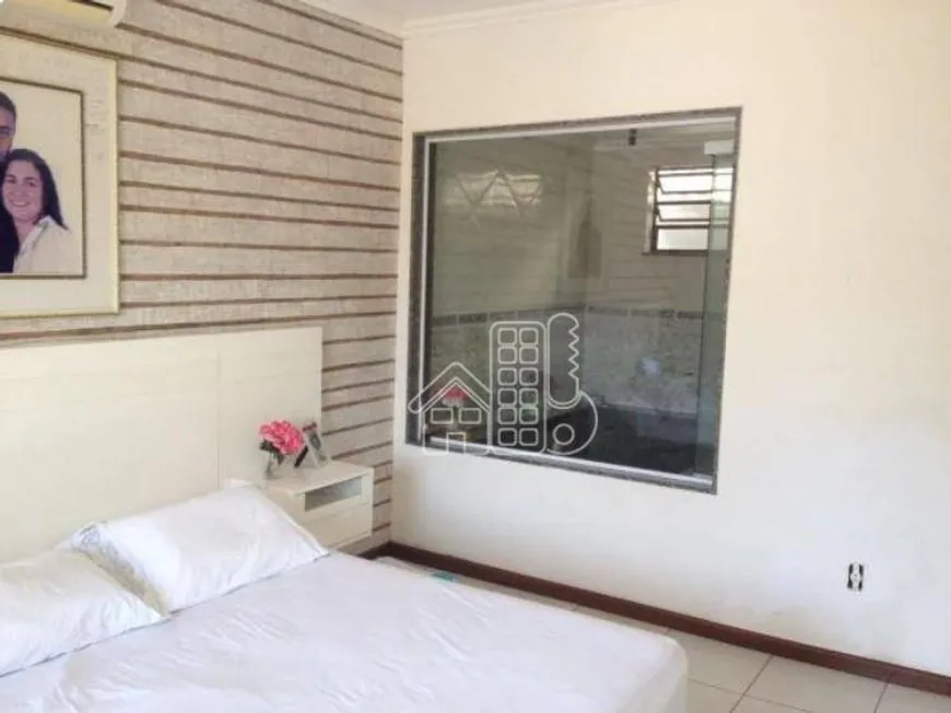 Foto 1 de Casa de Condomínio com 4 Quartos à venda, 350m² em Sapê, Niterói