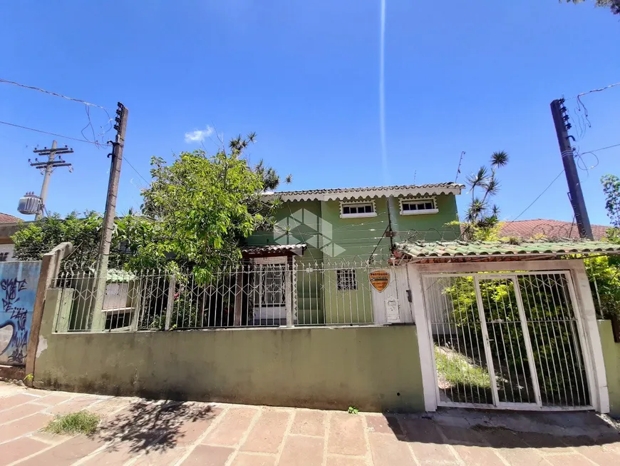 Foto 1 de Casa com 4 Quartos à venda, 250m² em Teresópolis, Porto Alegre