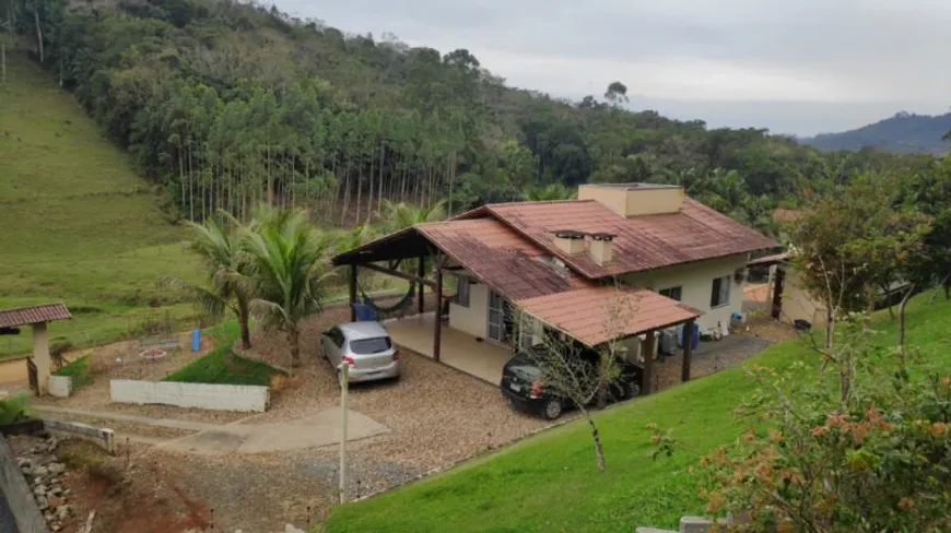 Foto 1 de Fazenda/Sítio com 3 Quartos à venda, 185m² em Encano, Indaial