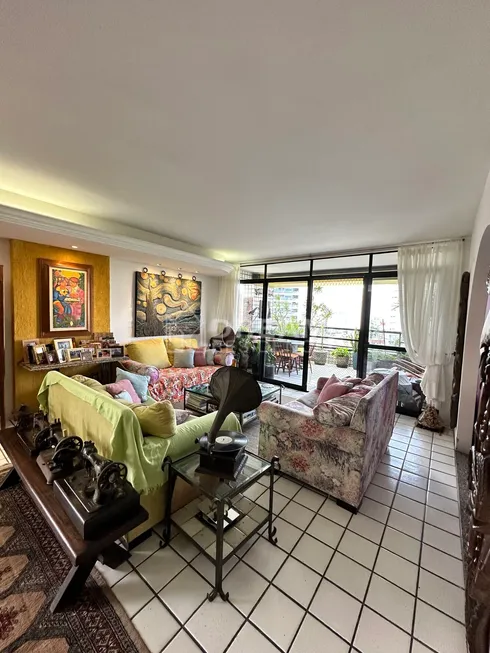 Foto 1 de Apartamento com 5 Quartos à venda, 220m² em Parnamirim, Recife