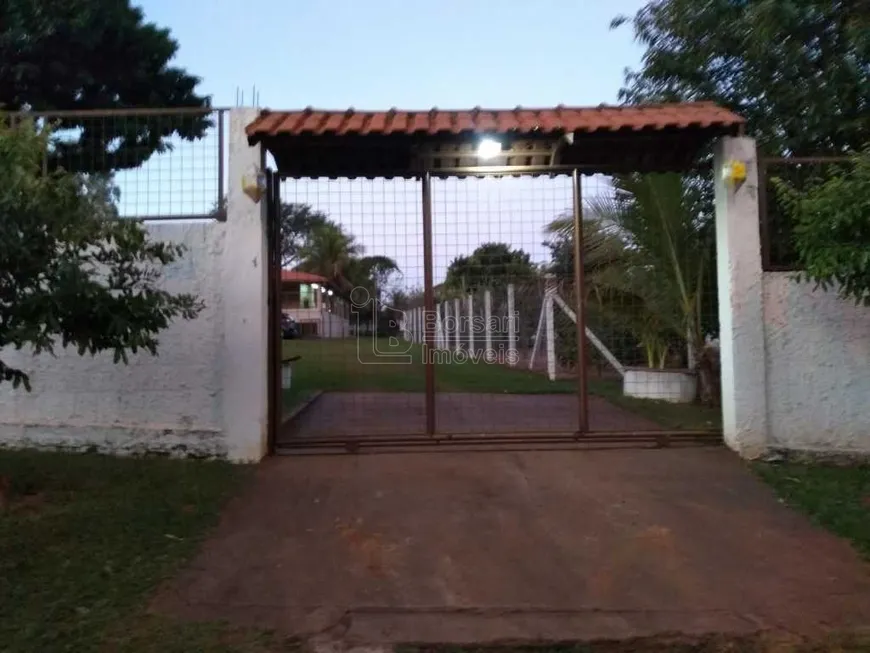 Foto 1 de Fazenda/Sítio com 3 Quartos à venda, 301m² em Chácara Flora Araraquara, Araraquara