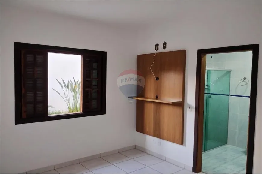 Foto 1 de Casa com 3 Quartos para alugar, 256m² em Vila Santista, Atibaia