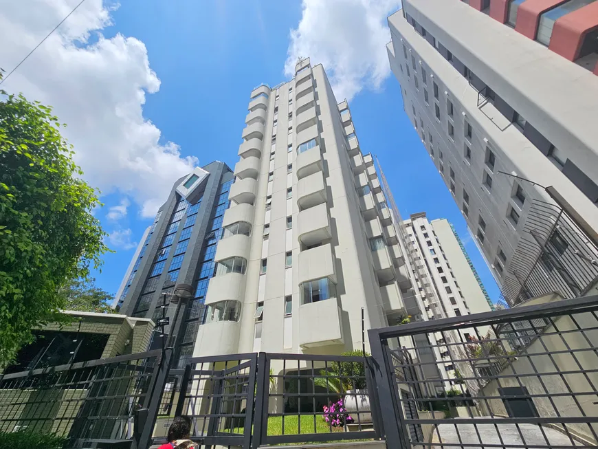 Foto 1 de Apartamento com 2 Quartos à venda, 65m² em Moema, São Paulo