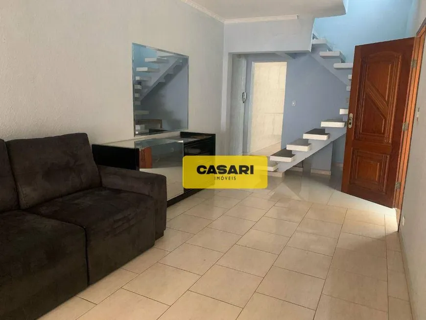 Foto 1 de Sobrado com 3 Quartos para venda ou aluguel, 190m² em Baeta Neves, São Bernardo do Campo