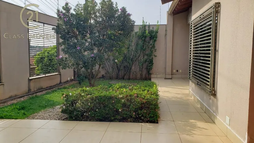 Foto 1 de Casa com 3 Quartos à venda, 250m² em Carnascialli, Londrina