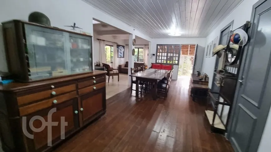 Foto 1 de Casa com 5 Quartos à venda, 270m² em Sambaqui, Florianópolis